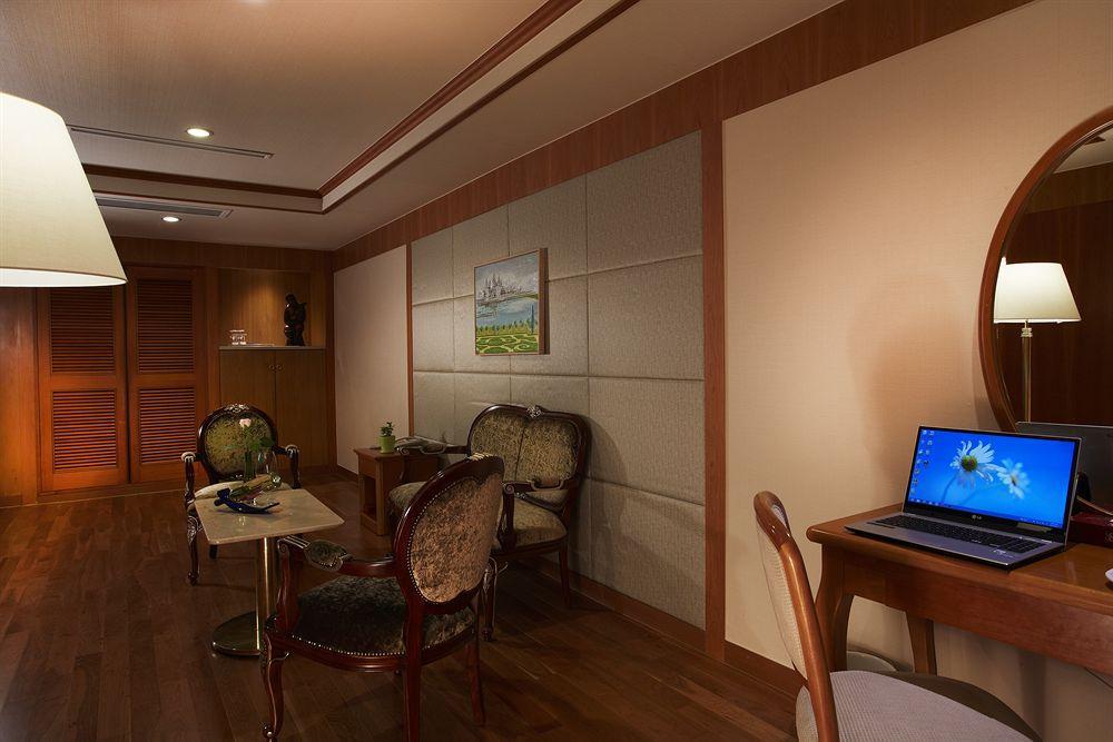 Sejong Myeongdong Hotel 4*