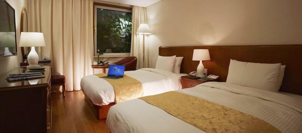Sejong Myeongdong Hotel
